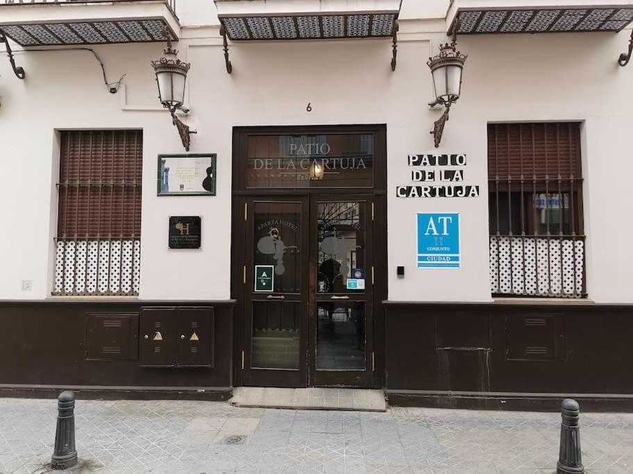 Apartamento Con Encanto En Patio Sevillano Екстер'єр фото